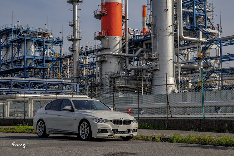 3シリーズ セダンのBMW・BBS・discover＿ct・メタセコイア並木・石油プラントに関するカスタム事例の投稿画像4枚目