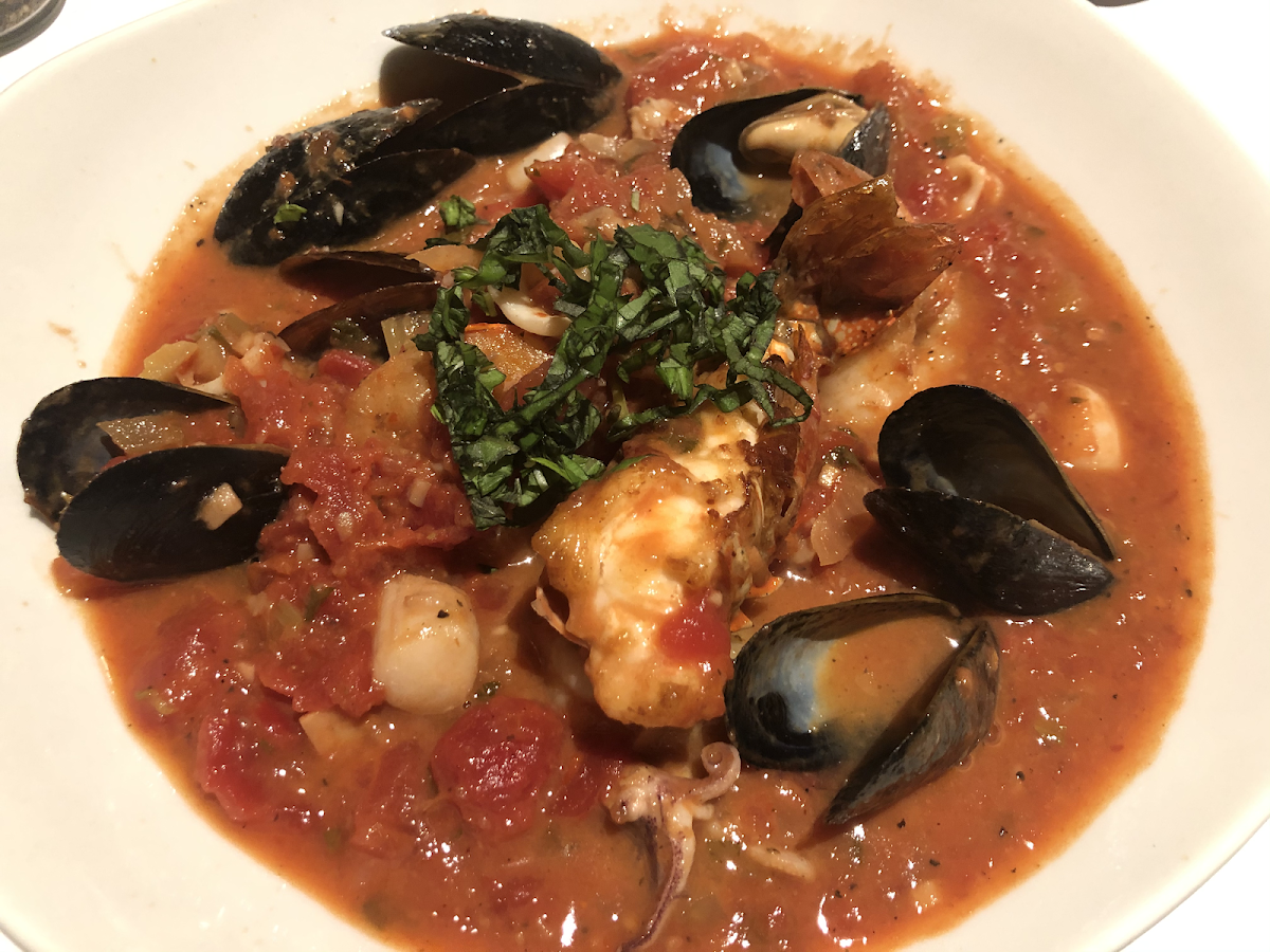 Delicious Cioppino seafood stew (San Francisco style)