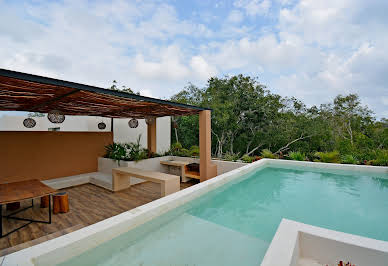 Maison avec piscine et terrasse 1