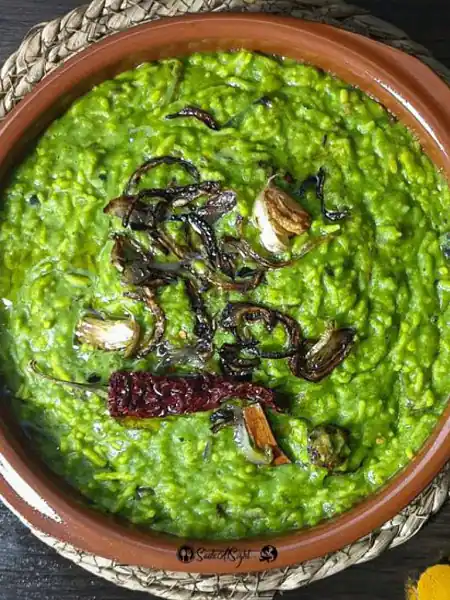 Palak Dal Khichadi With Tadka