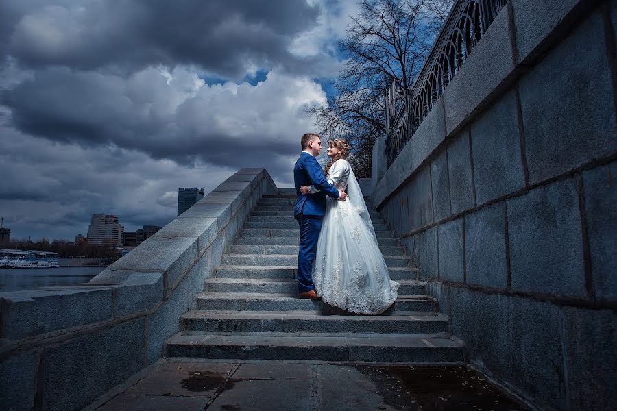 Fotografo di matrimoni Timofey Bogdanov (pochet). Foto del 25 aprile 2015