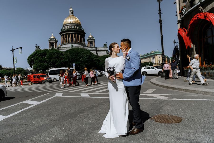 Fotografo di matrimoni Nina Zverkova (ninazverkova). Foto del 12 dicembre 2019