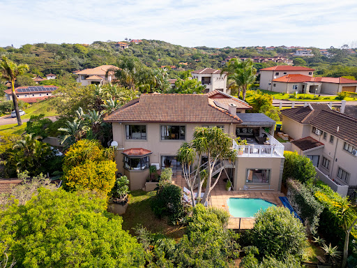 House with pool and garden 1