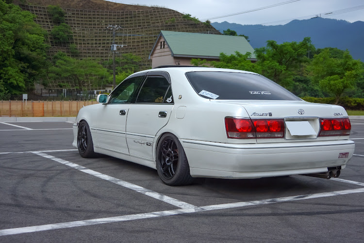 クラウンアスリートの#17クラウン・jzs171・ホイール交換に関するカスタム事例の投稿画像3枚目