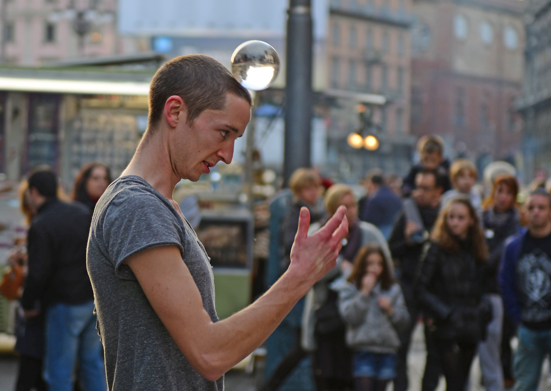 L'uomo della sfera di Jorjo