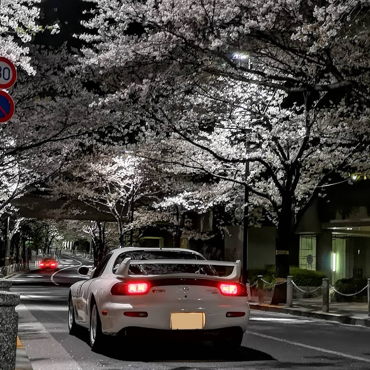 RX-7の赤坂アークヒルズ・FD3S・桜・綺麗になった・愛車に関するカスタム事例の投稿画像2枚目