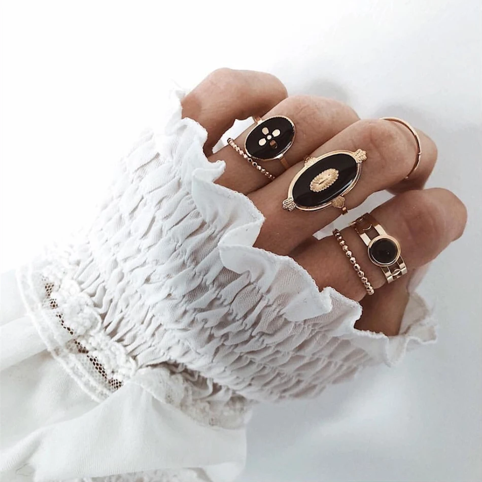 Personality Black Joint Ring Simple Chain – A stylish and minimalist ring for everyday wear. Perfect for adding a touch 