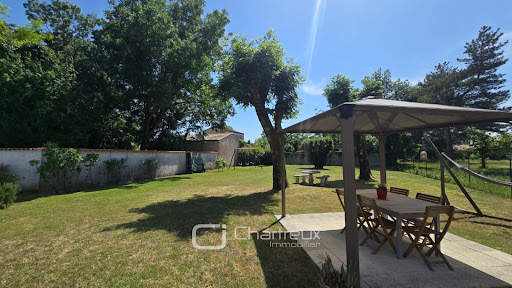 House with pool and garden 5