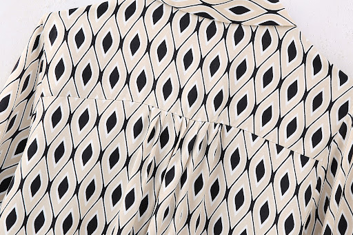 Title 15, Womens geometric printed silk satin textured s...