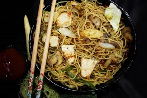 Veg Hakka Noodles