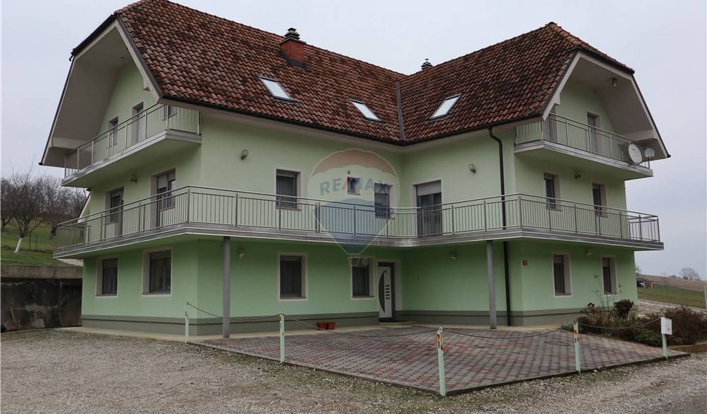 House with terrace Malečnik