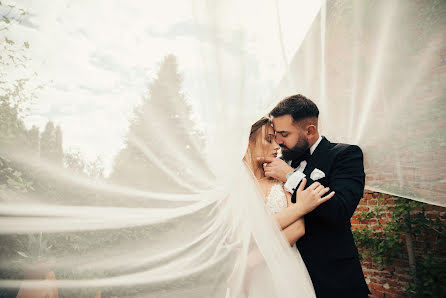 Wedding photographer Ekaterina Danilova (katerinadanilova). Photo of 31 May 2020