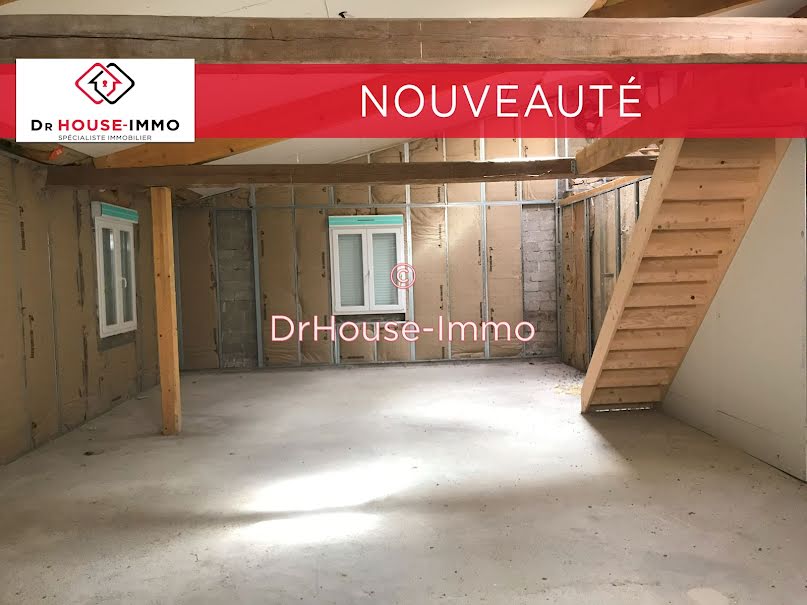 Vente maison 5 pièces 240 m² à Argillières (70600), 70 000 €