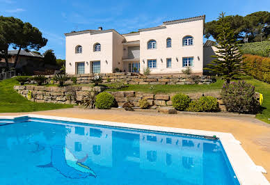 House with garden and terrace 3