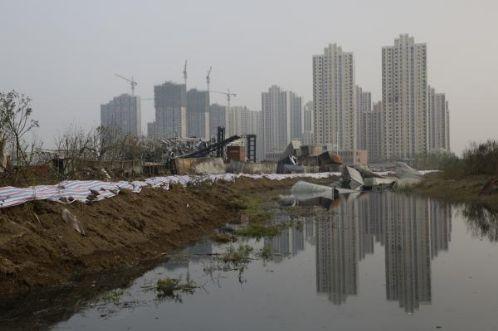 天津滨海新区楼市多项目停工停售，“消除影响或要两年”