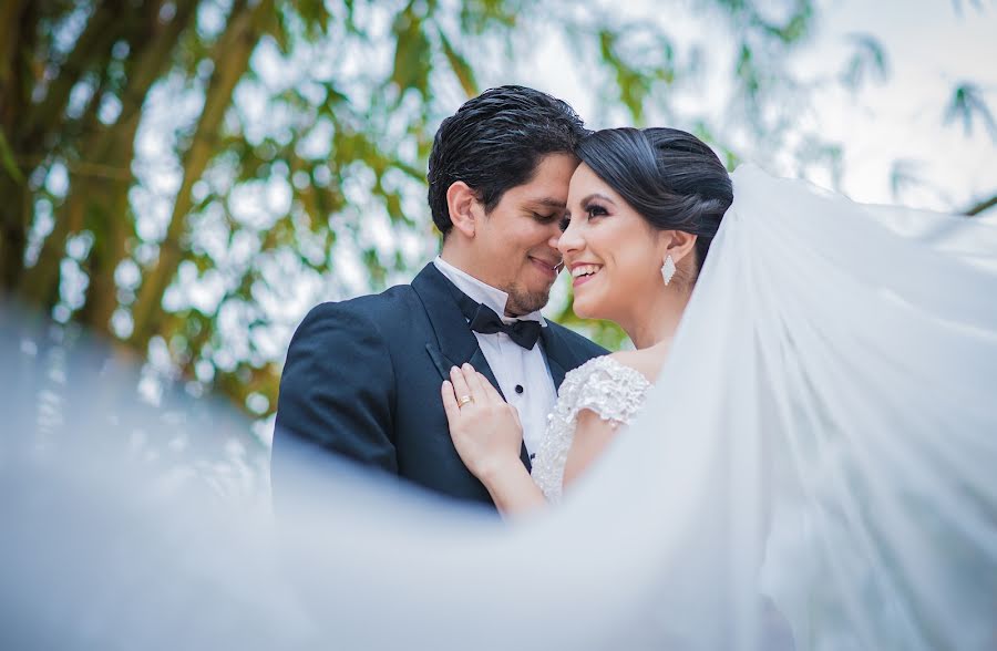 Wedding photographer Edgar Carbo (fotografosec). Photo of 1 April 2020