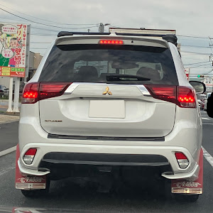 アウトランダーPHEV GG2W