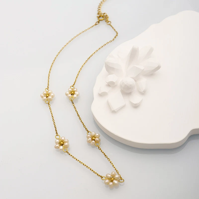 Freshwater Pearl Flower Short Necklace, High Color Retention Electroplated for lasting shine, perfect for everyday elega