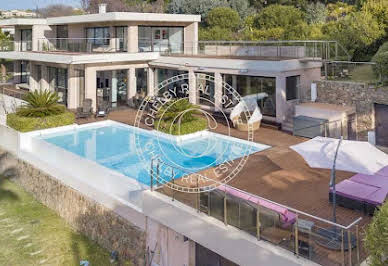 Villa avec piscine et terrasse 4