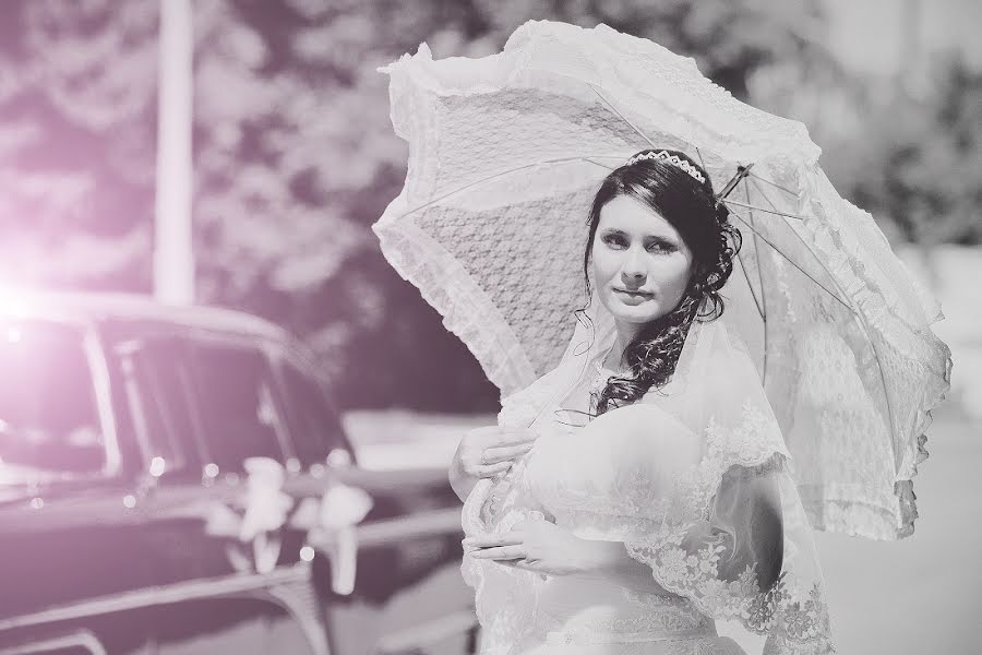 Wedding photographer Ekaterina Yuzhakova (eyuzhakova). Photo of 13 December 2014