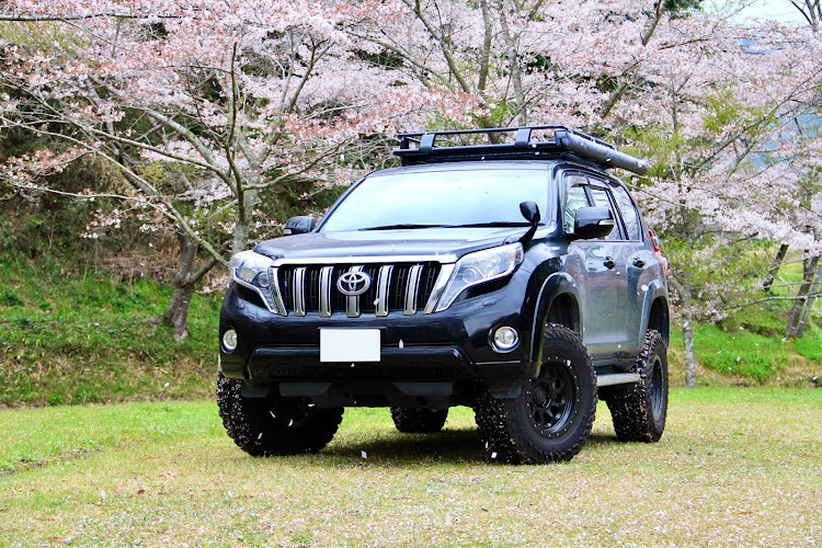 ランドクルーザープラドの桜と愛車・桜・朝活・コーヒー☕️タイム・朝活コーヒー部に関するカスタム事例の投稿画像1枚目