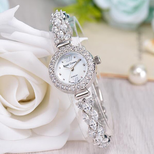 Title 8, Watch Bracelet Quartz Full Star Diamond Womens...
