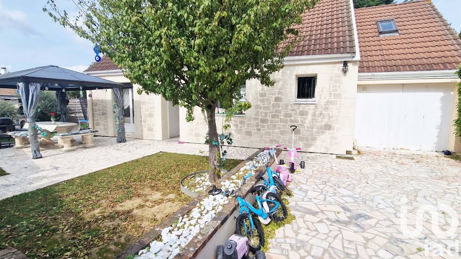 Vente maison 7 pièces 130 m² à Combs-la-Ville (77380), 419 000 €