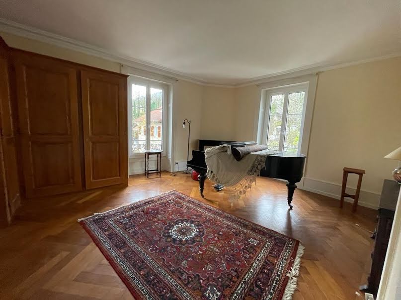 Location meublée appartement 4 pièces 150 m² à Gex (01170), 1 980 €