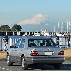 Eクラス セダン W124