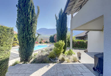 Villa with pool and terrace 2