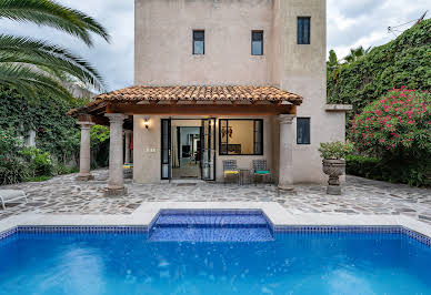 House with pool and terrace 1