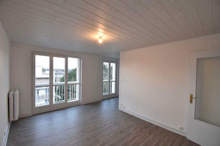 Vente appartement 1 pièce 31 m² à Cosne-Cours-sur-Loire (58200), 42 000 €