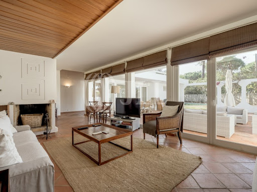 Maison avec piscine et terrasse 2