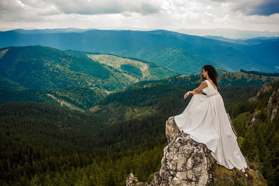 Fotografo di matrimoni Köl Robert (kolpic92). Foto del 3 ottobre 2019