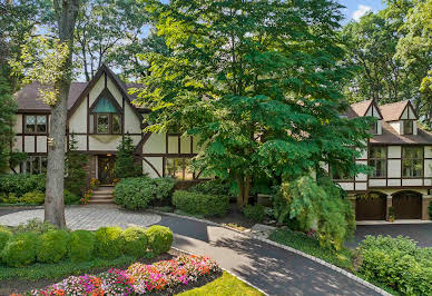 House with pool and garden 3