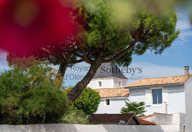 Seaside house with pool and terrace 3