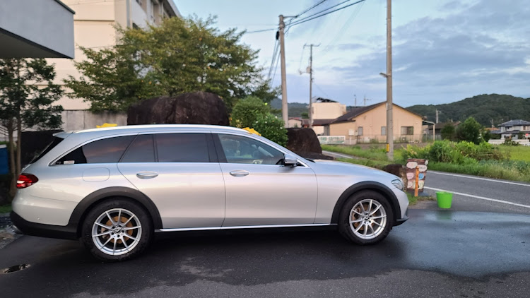 Eクラス ステーションワゴンの洗車・ガレージ倉庫・W213・W222に関するカスタム事例の投稿画像2枚目