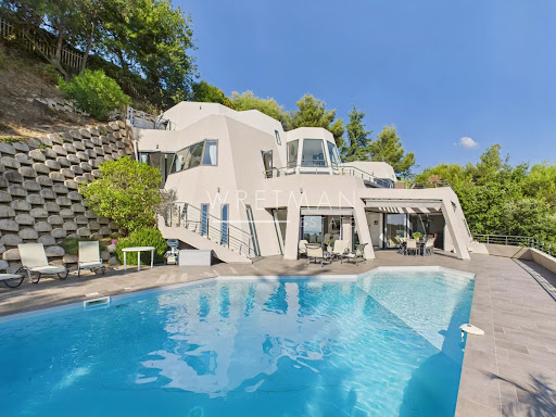 Seaside villa with terrace 2