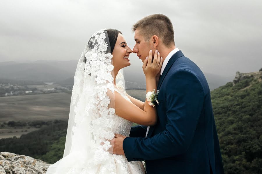 Fotógrafo de casamento Osman Shakirov (shakirov). Foto de 13 de setembro 2018