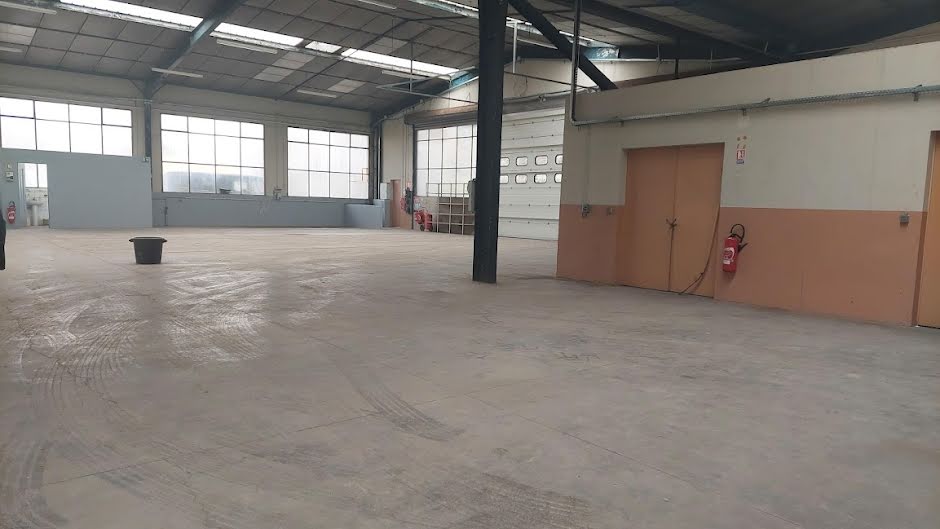 Location  atelier  700 m² à Belfort (90000), 4 375 €