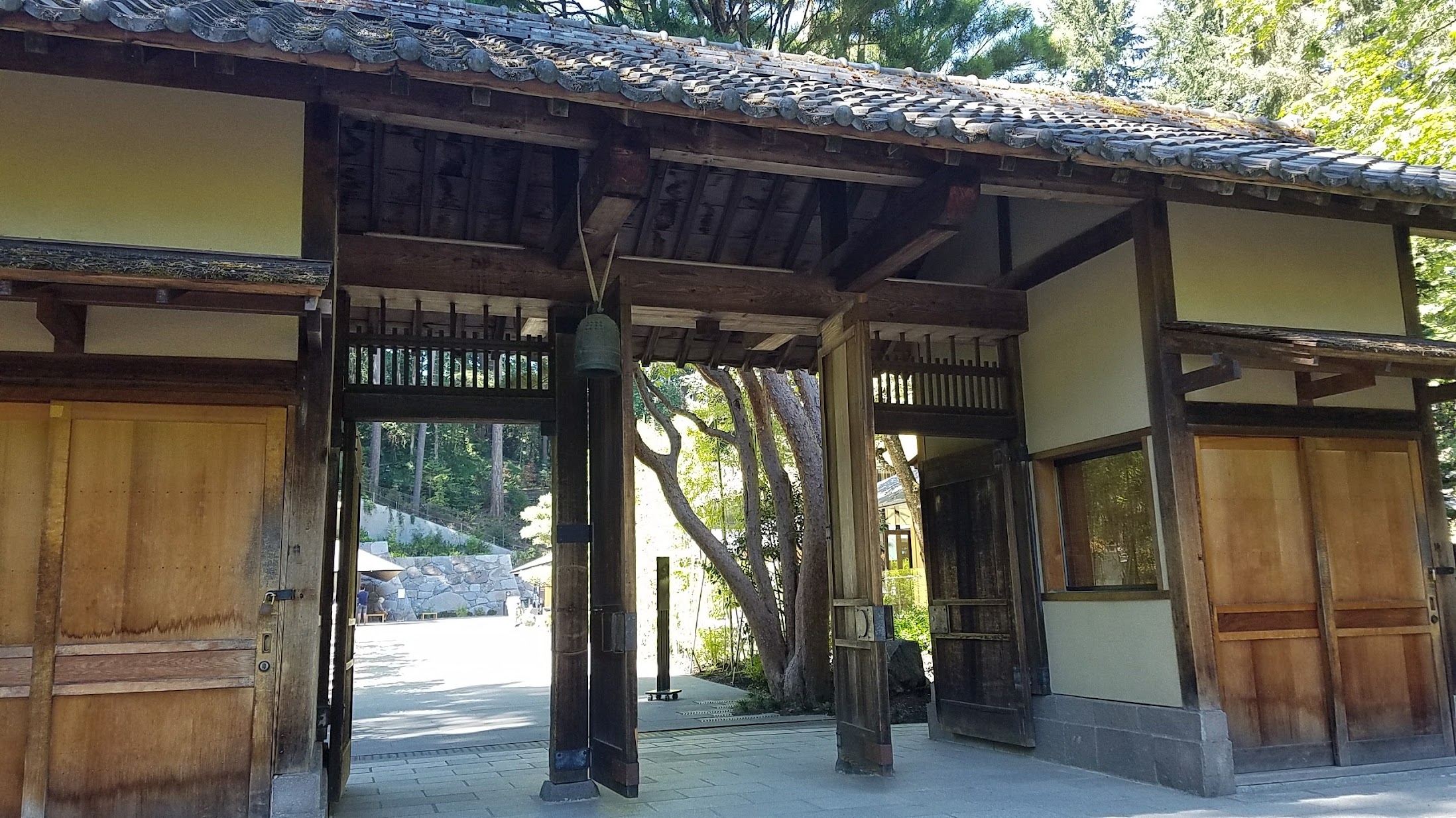 Visiting the Portland Japanese Garden - entrance into the garden area