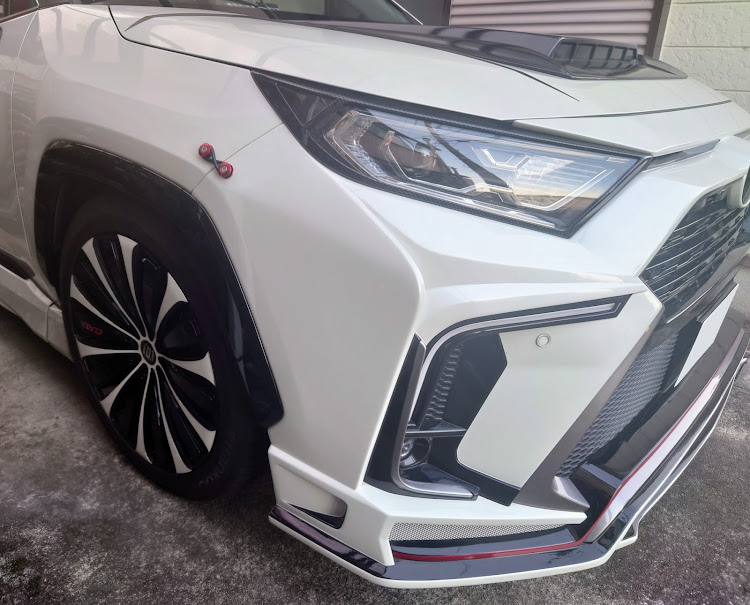 RAV4のクイックリリースファスナー・いい17の日・DIY・サイドイメチェン計画に関するカスタム事例の投稿画像6枚目