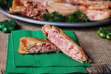 Reuben Egg Rolls