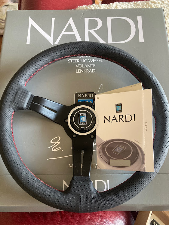 ロードスターのNARDI・本物？・人生に華を添えるクルマ・ロードスターはいいぞに関するカスタム事例の投稿画像2枚目