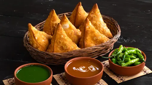 Chowmein Samosa [2 Pieces]