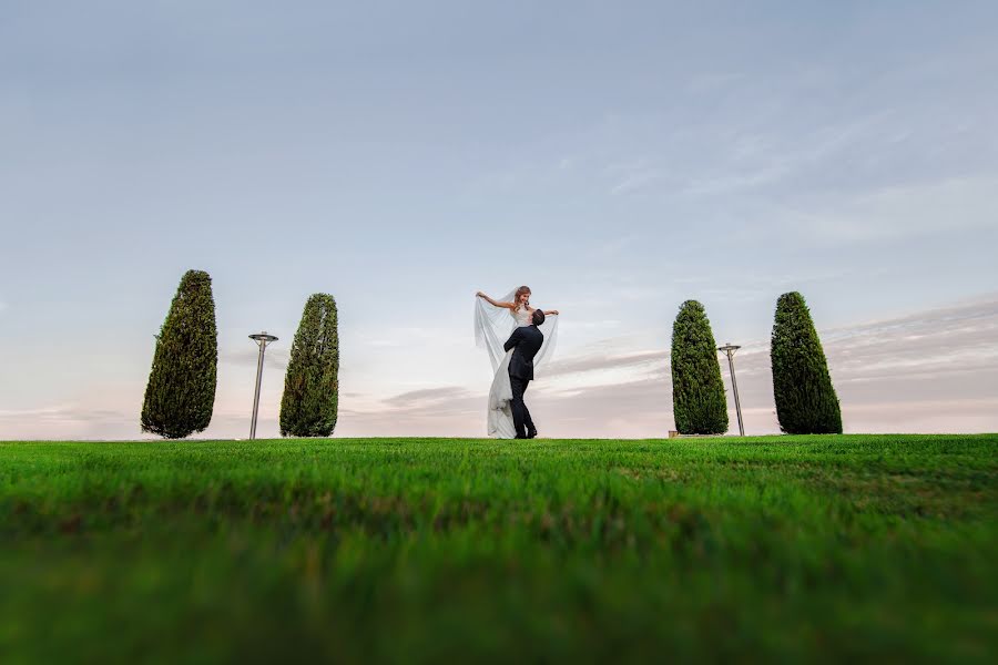 Wedding photographer Dmytro Sobokar (sobokar). Photo of 12 September 2018