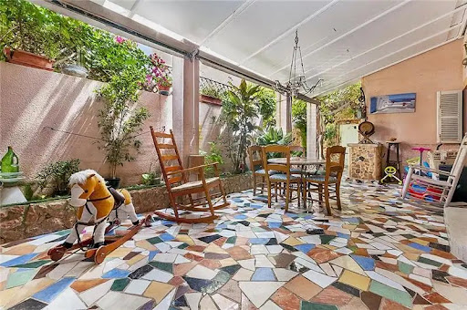 Covered patio with colorful mosaic floor - House purchase in Palma, 5 rooms, 5 bedrooms