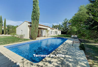 House with pool and terrace 9