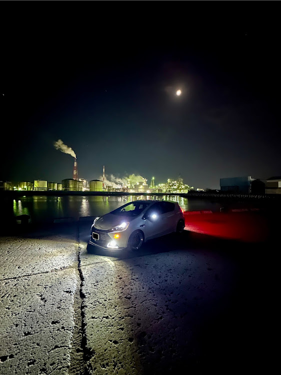 アクアのNHP10・なんちゃってG's・工場夜景と愛車・アクア乗りさんと繋がりたいに関するカスタム事例の投稿画像3枚目