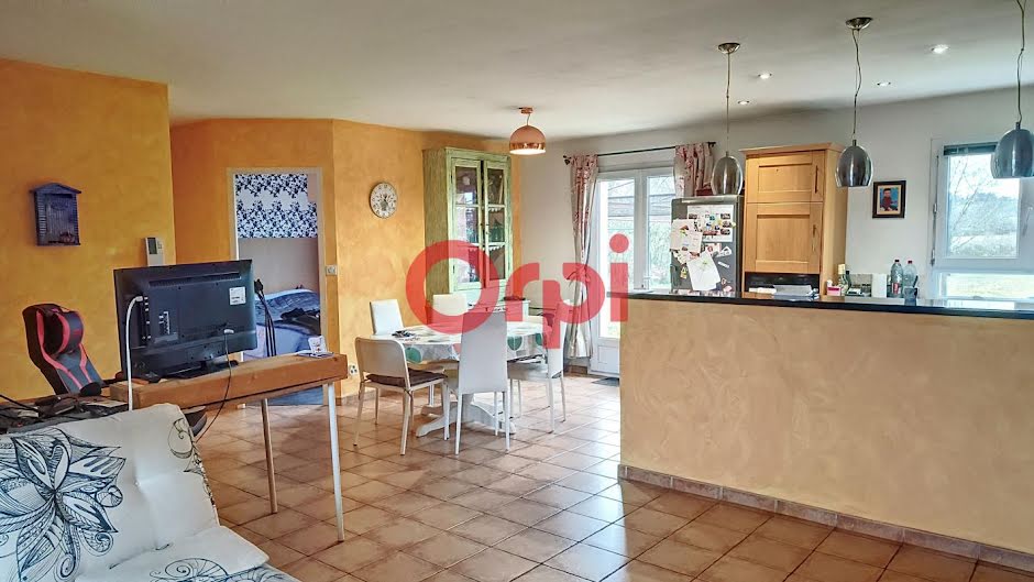 Vente maison 5 pièces 126 m² à Saint-Rémy-en-Rollat (03110), 219 000 €